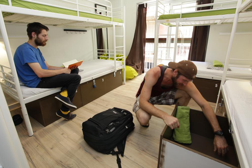 Gracia City Hostel 巴塞罗那 外观 照片 Hostel in Prague