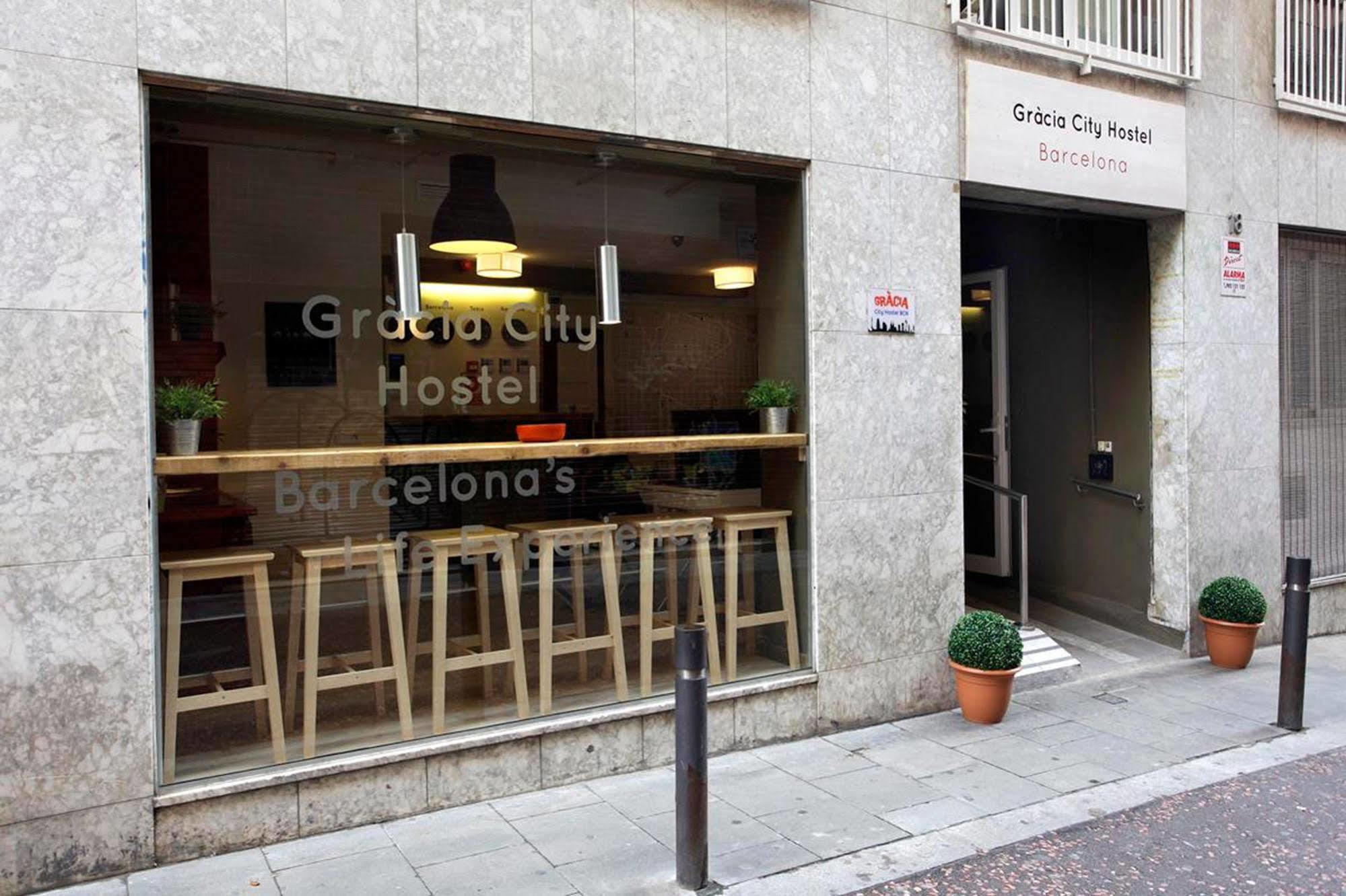Gracia City Hostel 巴塞罗那 外观 照片 Hostel in Barcelona